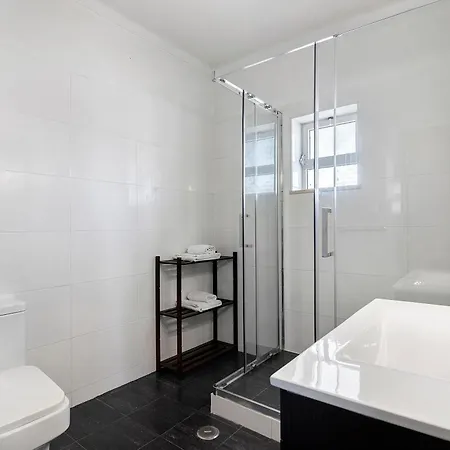 Martins * Αλμπουφέιρα